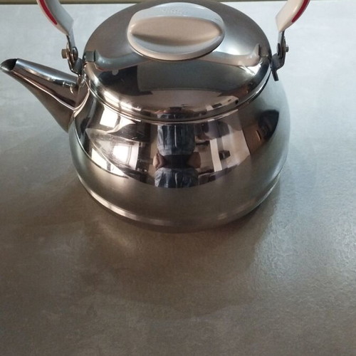 Fissler Carina kettle like new