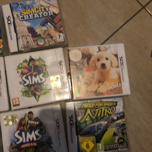 Nintendo DS and 3DS cases like new with manuals without games