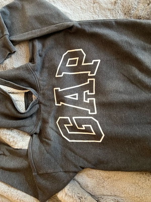 Gap sweatshirt kids large used gray