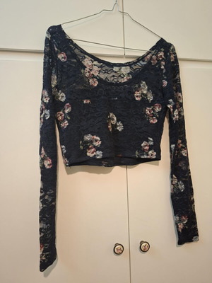 Abercrombie & Fitch Crop Top blouse blue like new, size Large