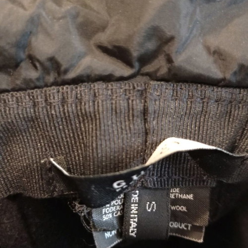 Gucci hat waterproof like new, size M