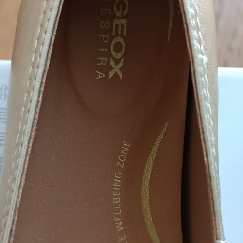 Geox ballerinas gold new, size 38
