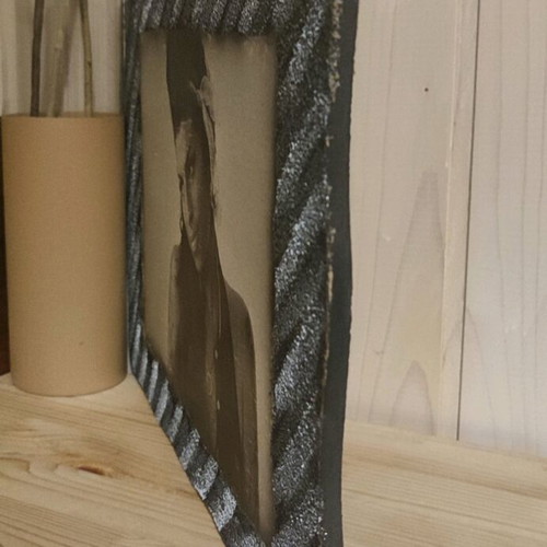 Amy Winehouse handmade frame like new, wooden