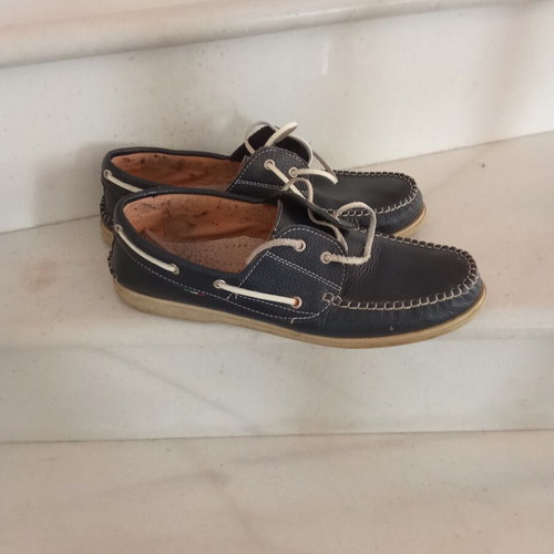 Leather sailing shoes
