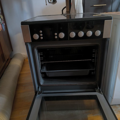 Bosch kitchen used with external wear
