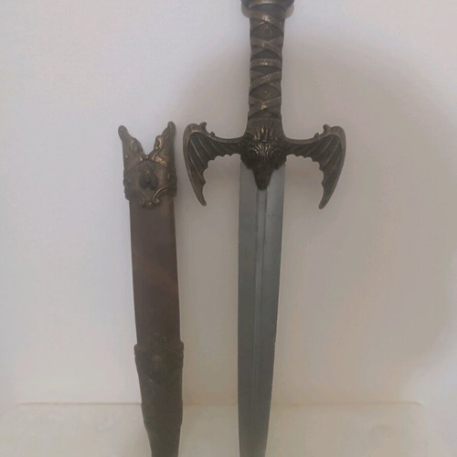 Decorative fantasy dagger with sheath, like new