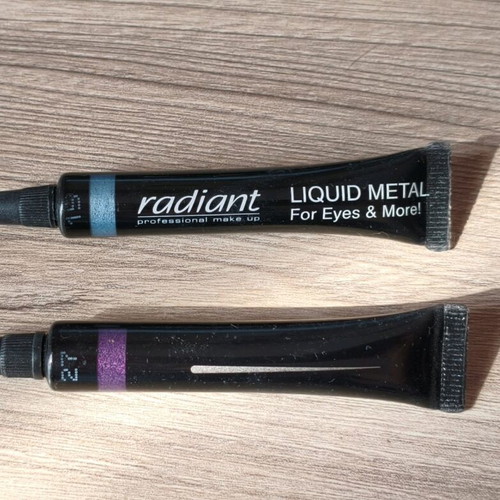Liquid metal radiant eyeshadows used, set of 2