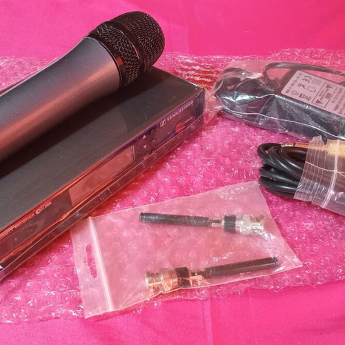 Sennheiser eW300 Wireless Professional Microphone System like new