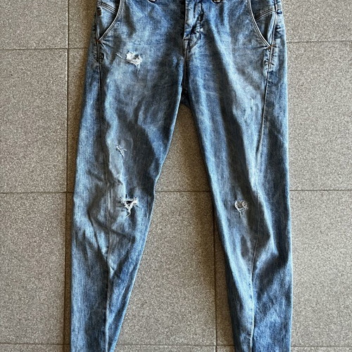 Skinny slim tapered distressed vintage jeans by Staff Jeans&Co used