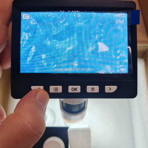 Digital Microscope with 4.3" LCD Display, Rechargeable Battery and USB Connection