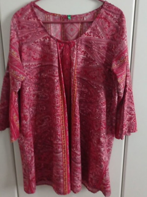 Tunic set of 3 with backpack gift, like new, Benetton and Donna Karan