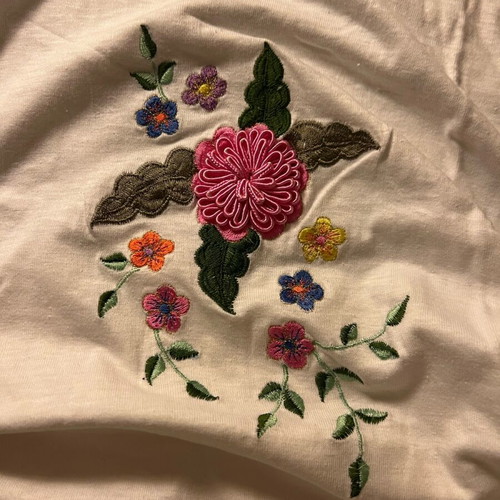 White S T-shirt with colorful flowers new