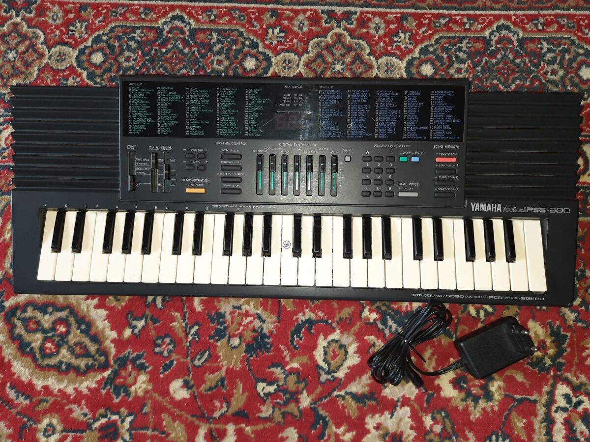 Yamaha PortaSound PSS-380 used - € 120,00 - Vendora.gr
