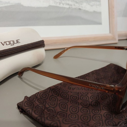 Vogue VO2578-S sunglasses like new, brown