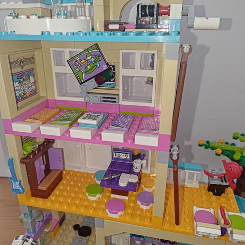 Lego Friendship House Friends 41340 like new without extra pieces
