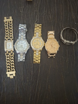 Women's watches like new, set of 70
