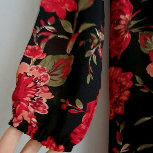 Floral dress new, size S, multicolored