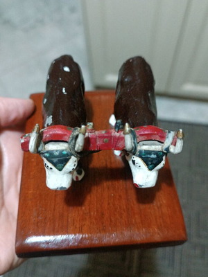 Vintage decorative oxen pair Lunenburg Foundry like new