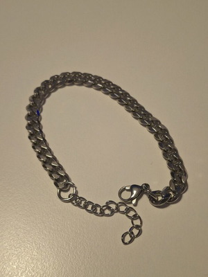 Silver unisex bracelet like new, chain