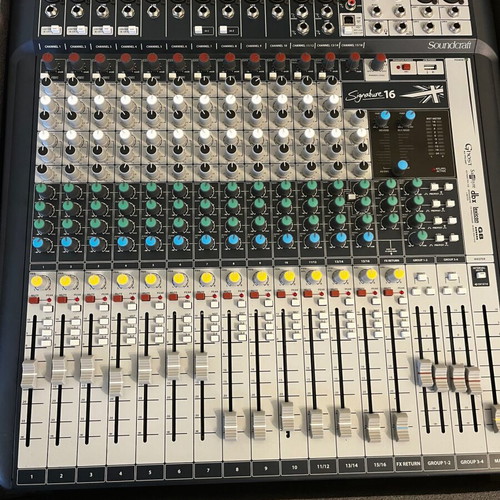 Soundcraft Signature 16 PA audio mixer console
