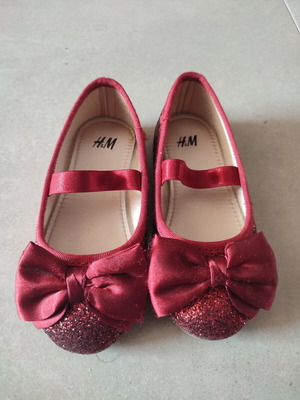 Girls' ballerina shoes size 24 like new, red