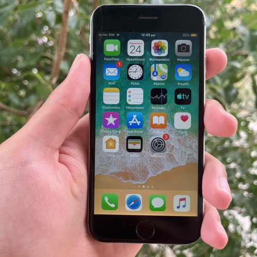 iPhone 6 silver unlocked, like new, 16GB, 90% battery health