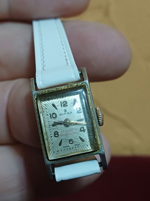 Alpha women's manual-wind vintage wristwatch used