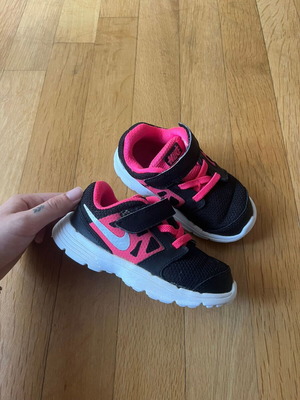 Nike Downshifter 6 Sneakers EU25 used