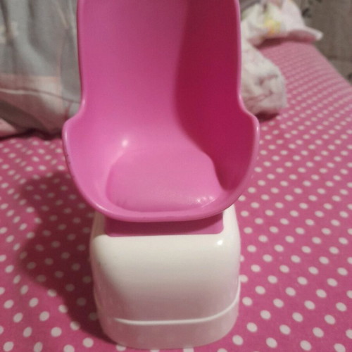 Barbie Mattel 2019 Hairdressing Chair new with surprise accessory gift