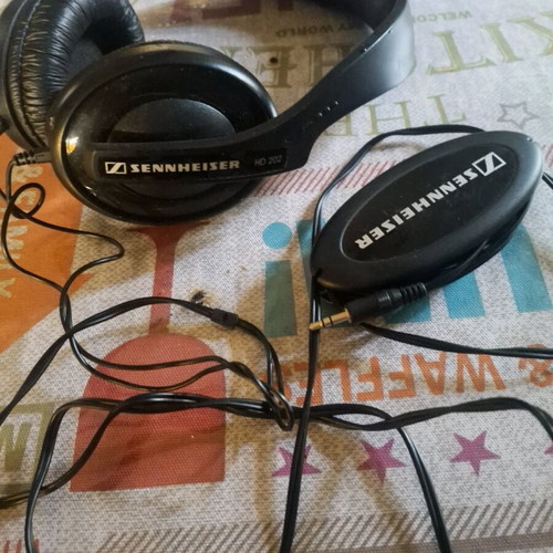 Headphones with long cable and cable case like new, wired