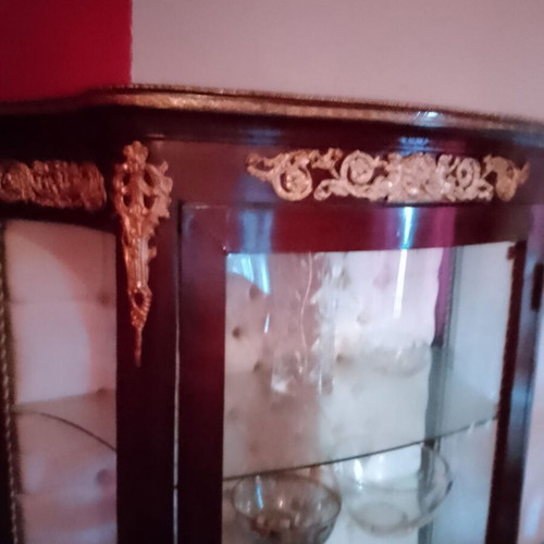 Display cabinet like new made of olive wood and oak with brass details