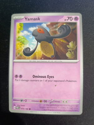 Yamask Pokemon card like new (075/182 PAR)