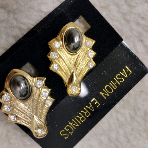 Hematite necklace and clip-on earrings new, gray and gold