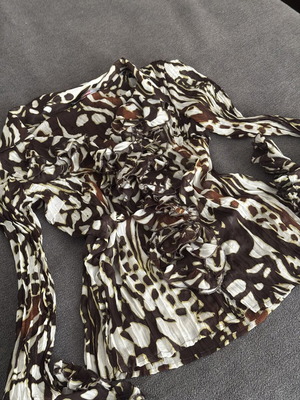 Raxevsky Vintage Y2K Abstract Animal Print Ruffle Blouse Size L like new