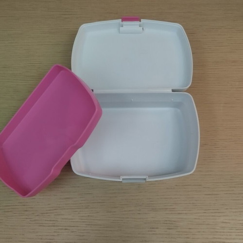 Food container and plastic cup like new with princess and Peppa themes