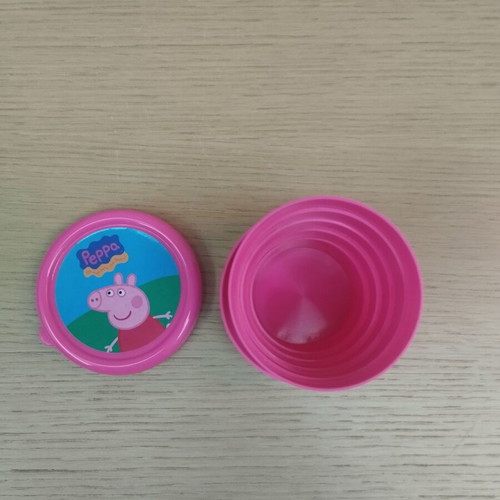 Food container and plastic cup like new with princess and Peppa themes