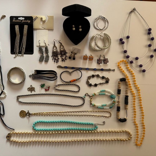 Various bijoux like new, package all together