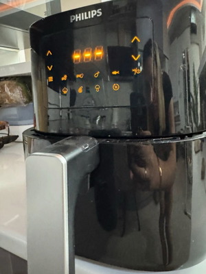 Phlips Air Fryer 6.2Lt Black like new
