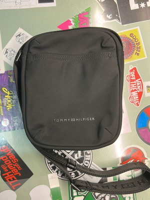 Τσαντάκι Tommy Hilfiger καινούργιο, μαύρο