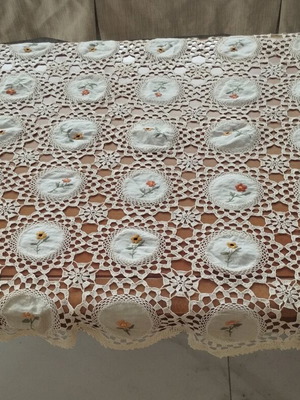 Vintage handmade crochet table linen with embroidered motifs 90x140 cm like new
