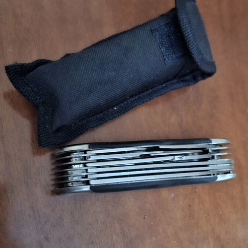 Multitool pocket knife like new with fabric belt pouch