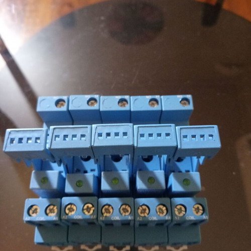 Finder 95.83.3 relay base like new, set of 6 pieces