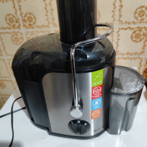 Rohnson juice extractor used, lightly used
