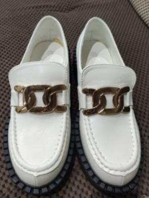 Women's low shoes new, white size 36