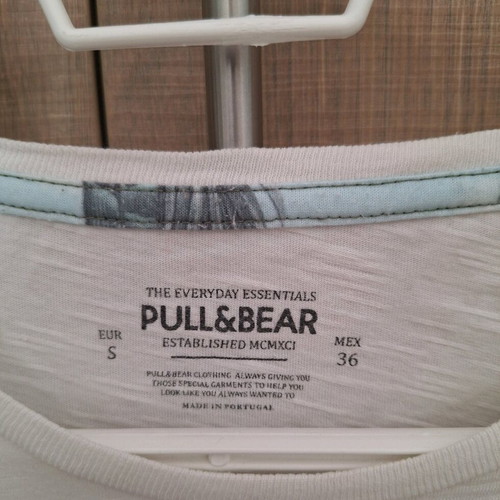 Pull&Bear men's T-shirt Small used, white and green