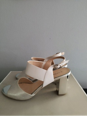 Caprice sandals used, size 39, white with silver