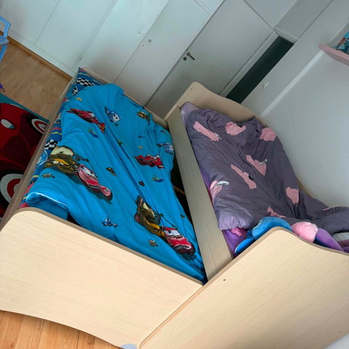 Twins bunk bed like new with mattress 1.90x2.00 m