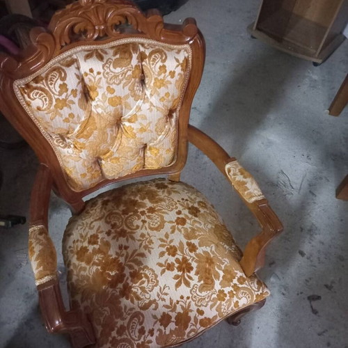 Classic Louis Style Living Room Set like new