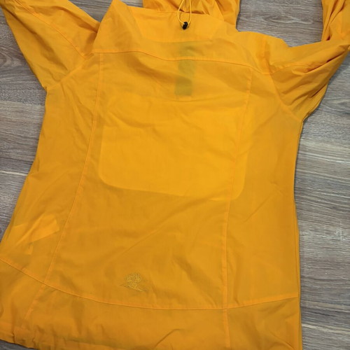 Bergans of Norway Cecilie Microlight Anorak 2025 jacket, like new, size M, yellow