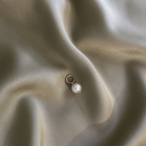 Papua New Guinean Pearl Pendant with Gold Plated Silver Loop, 8-9mm